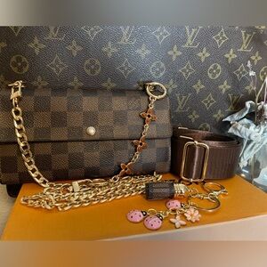 Authentic Louis Vuitton Damier crossbody wallet date code #CA1039